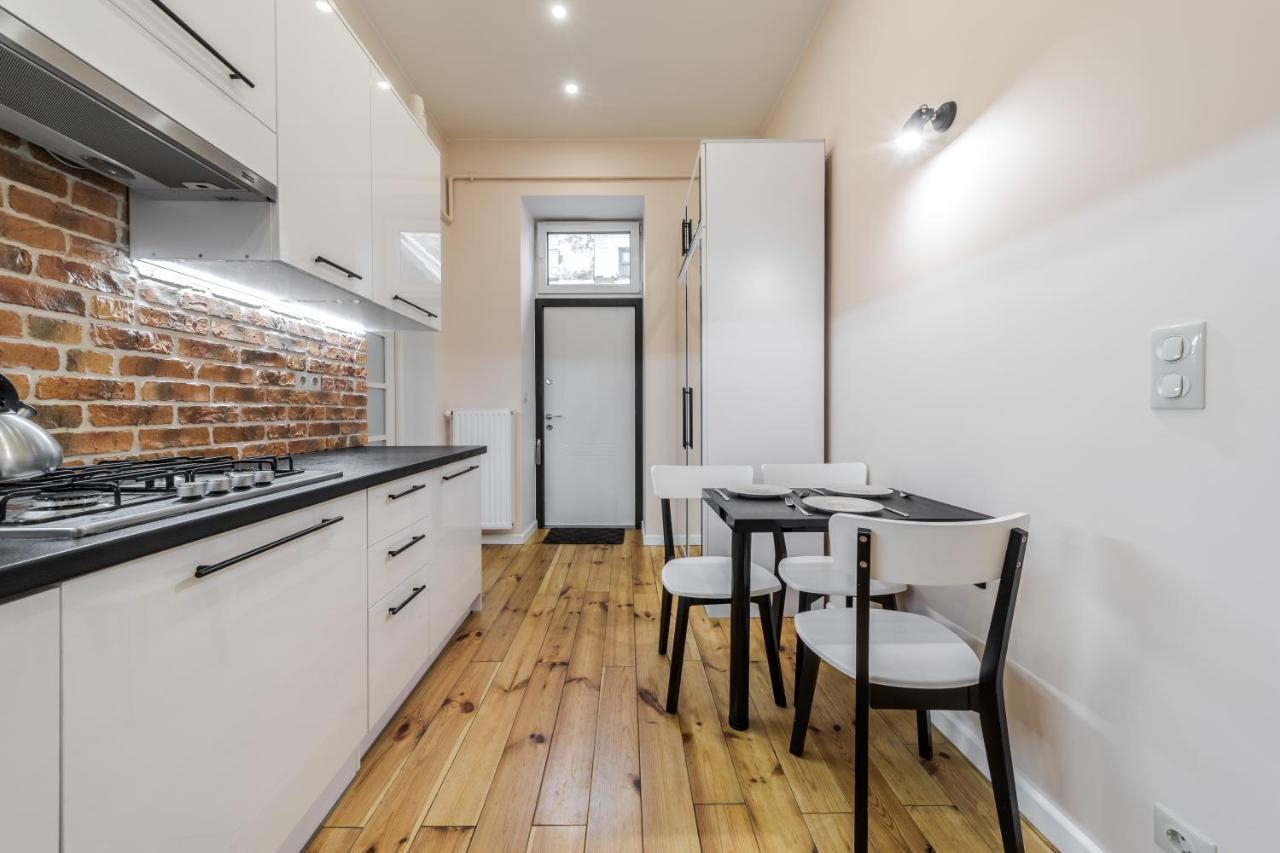 Inshiapartments On Teodora Square Львов Экстерьер фото
